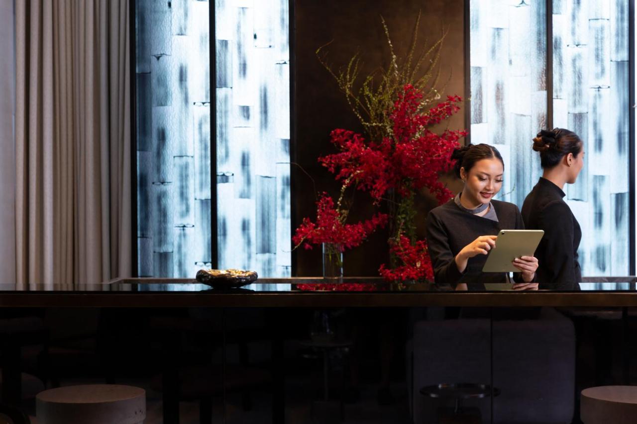 Hotel Ascott Thonglor Bangkok Exterior foto Concierge at The Landmark, Hong Kong