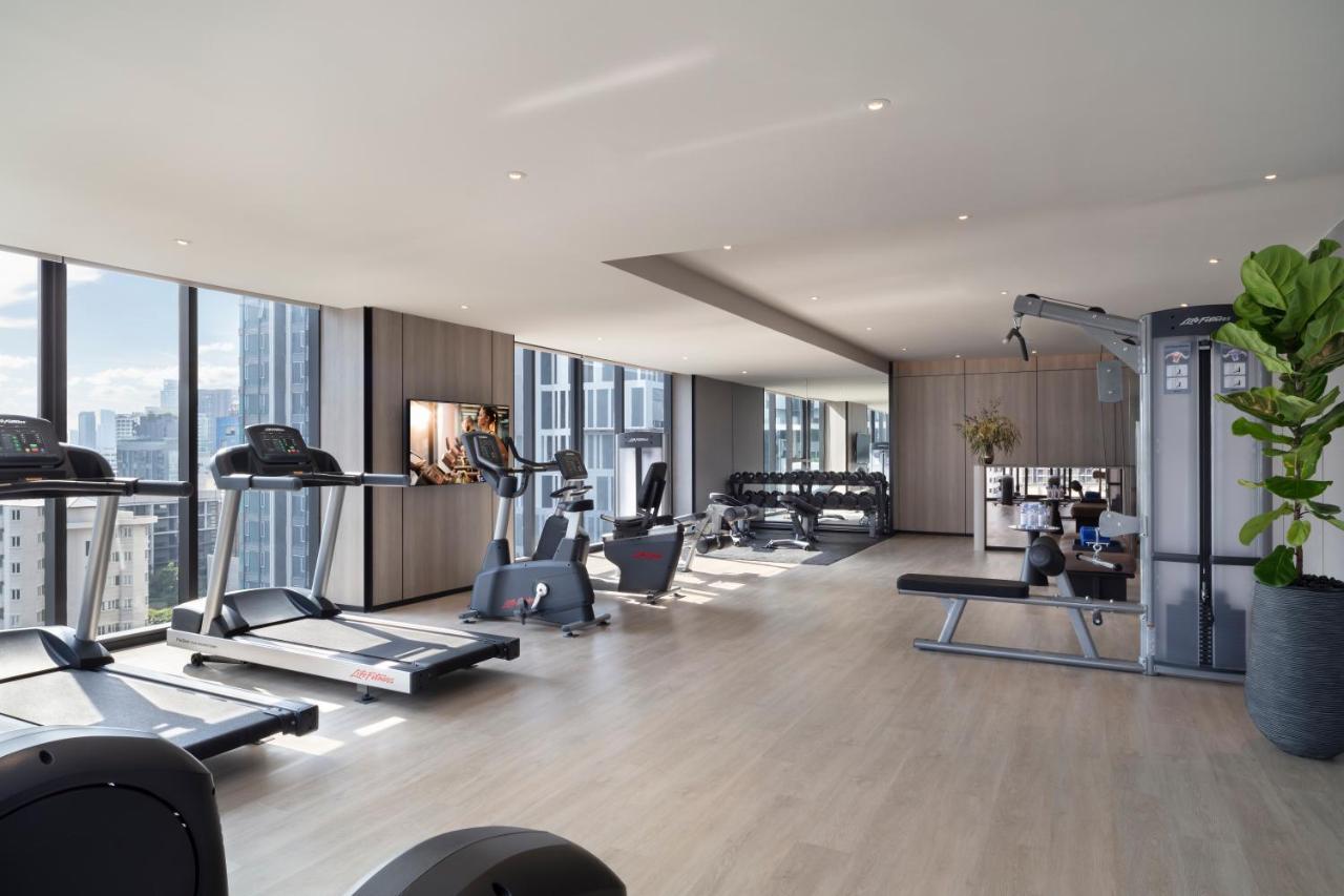 Hotel Ascott Thonglor Bangkok Exterior foto The gym at the 101 Tower